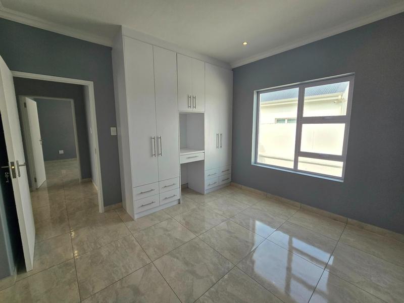 3 Bedroom Property for Sale in Golden Mile Western Cape